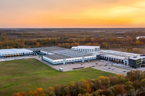 Rekuperatory i centrale wentylacyjne Komfovent – co znajdziesz w ofercie? Rzetelny przegląd, technologie, wady i zalety